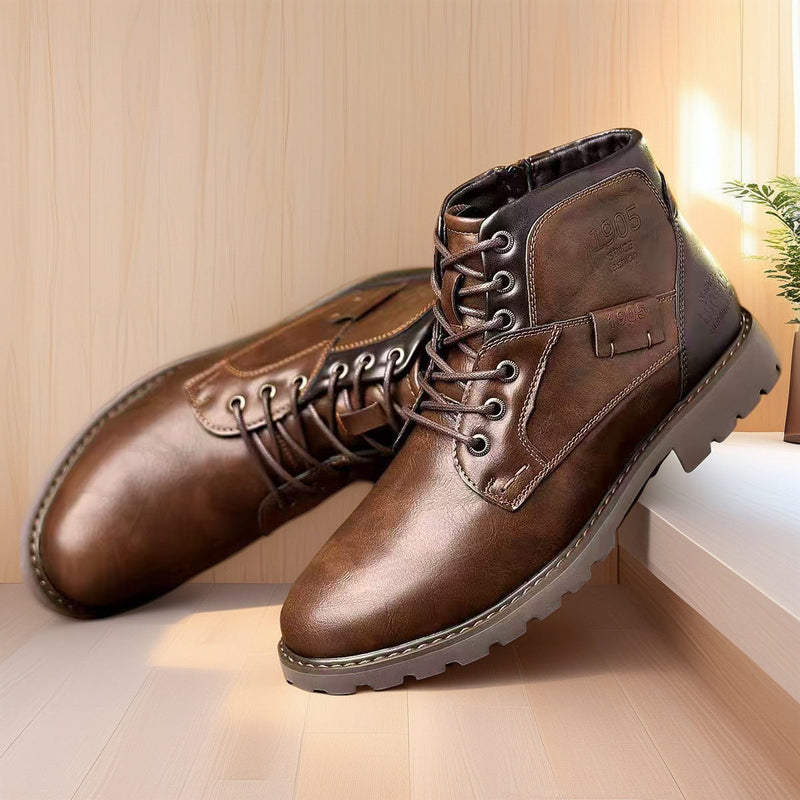 Men’s lace-up ankle boots in leather-look finish