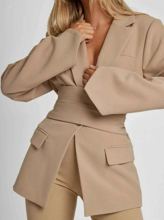 Chiara – Taillierter Damen Blazer mit Bindegürtel & weitem Revers - Cecile LavelleSchwarz