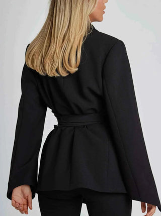 Chiara – Taillierter Damen Blazer mit Bindegürtel & weitem Revers - Cecile LavelleSchwarz