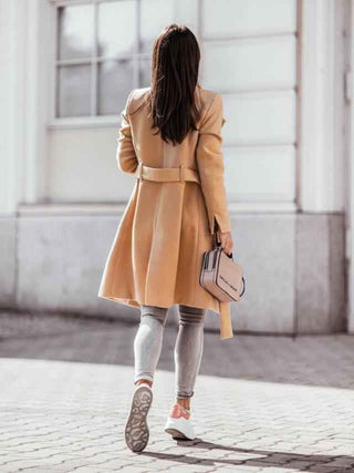 Doppelreihiger Trenchcoat tailliert - Cecile LavelleGrau