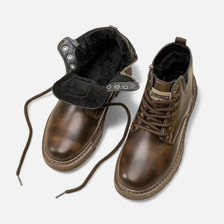 Herren Boots mit Profilsohle Robust - Cecile LavelleDunkelbraun