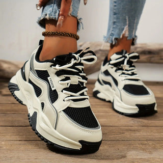 Leonie – Freizeitsneaker in Creme - Schwarz mit Struktursohle - Cecile LavelleSchwarz