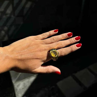 Moderne Muse Ringuhr - Cecile LavelleGold - Gelb