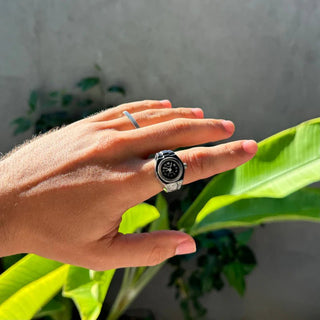 Moderne Muse Ringuhr - Cecile LavelleSilber - Schwarz