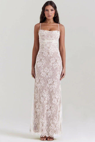 Noa – Maxikleid aus Spitze mit langen Ärmeln und transparenten Details - Cecile LavelleWeiss