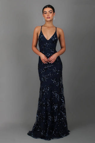 Nora – bodenlanges Abendkleid mit Paillettenstickerei, tiefem Rückenausschnitt und Spaghettiträgern - Cecile LavelleDunkelblau