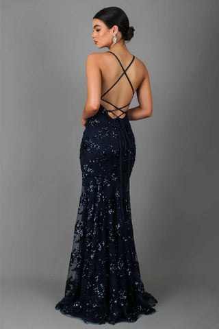 Nora – bodenlanges Abendkleid mit Paillettenstickerei, tiefem Rückenausschnitt und Spaghettiträgern - Cecile LavelleDunkelblau