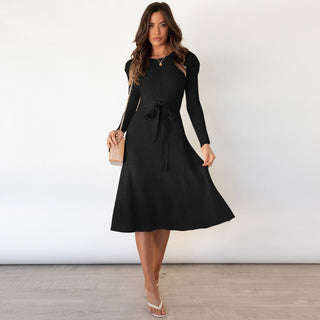 Nora – Feinstrick - Kleid mit Taillengürtel und Strukturmuster - Cecile LavelleSchwarz