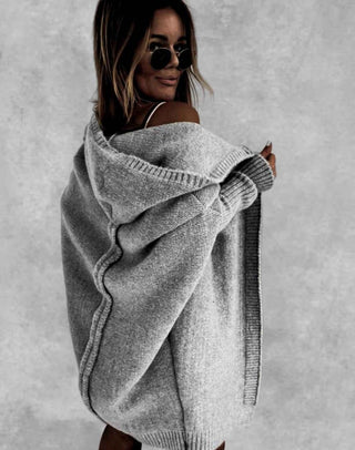 Oversize Strickjacke mit Kapuze - Cecile LavelleHellblau