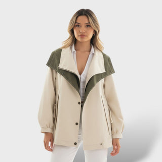 Oversized Kapuzenjacke mit Reverskragen - Cecile LavelleWeiß