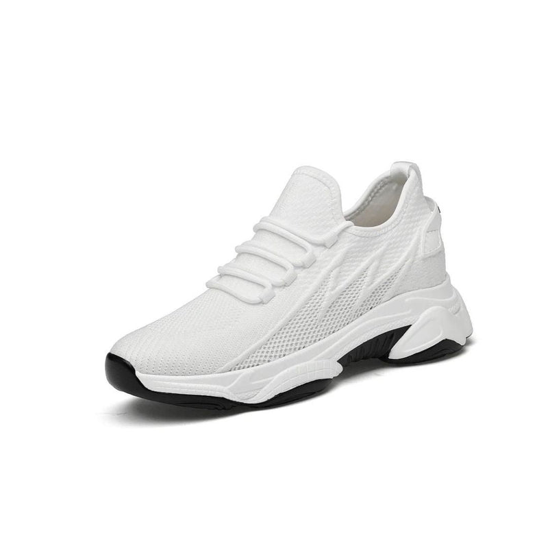 Sporty men's sneakers with cushioned sole