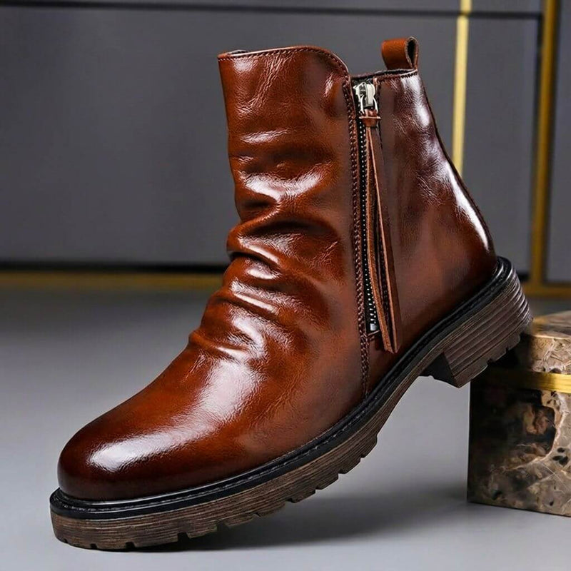 Classic men's boots with a zipper