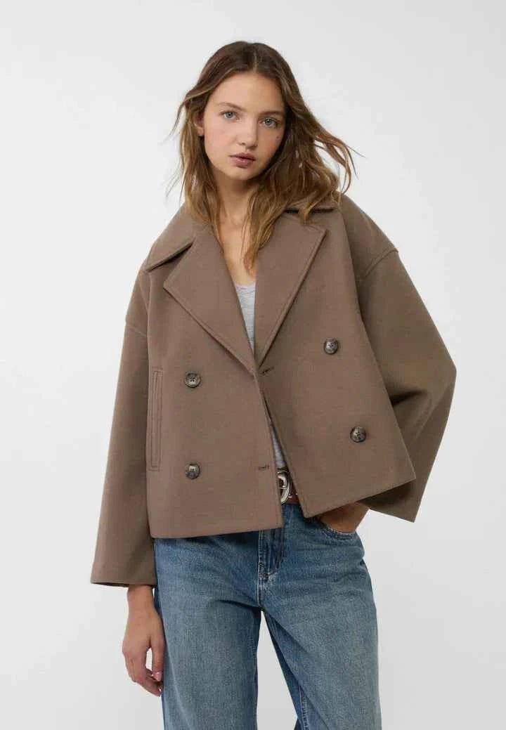 Tailored short jacket without frills