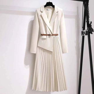 Tailliertes Plissee - Blazer - Midikleid - Cecile LavelleBeige